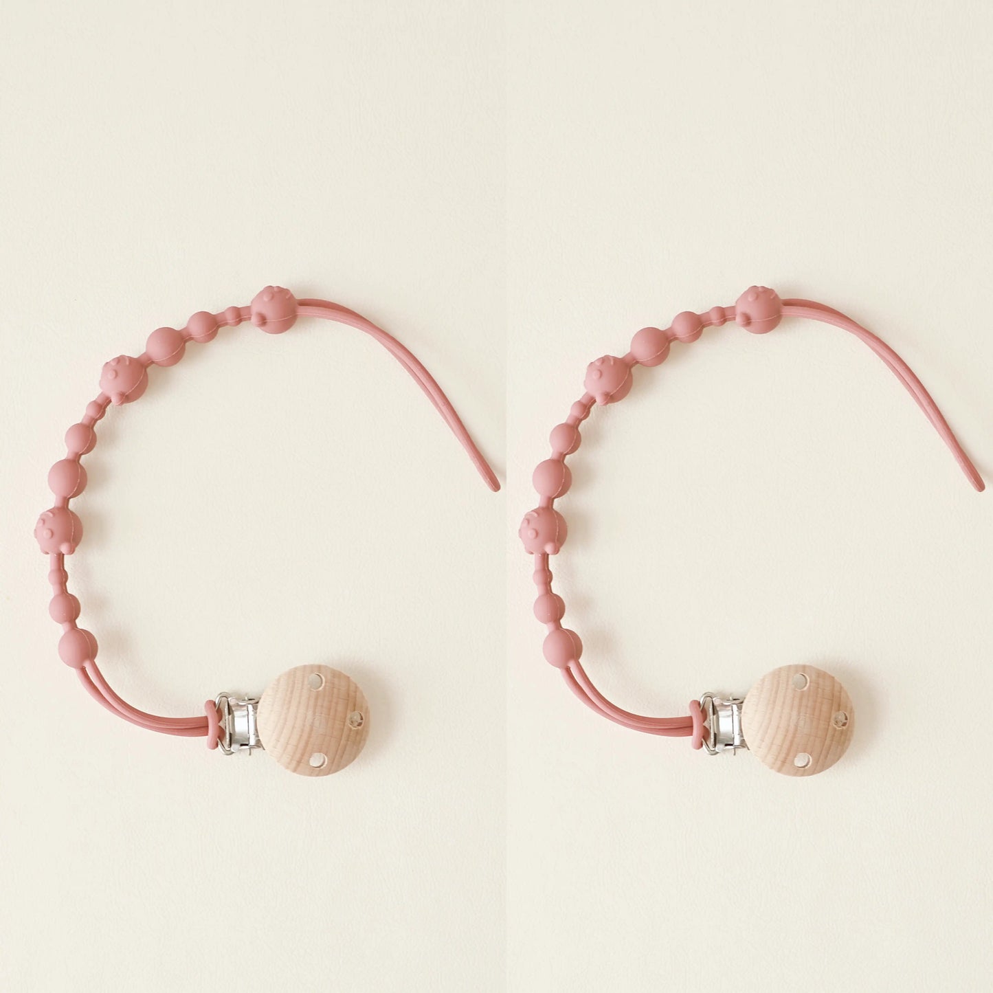Attache tetine-lot de deux attaches